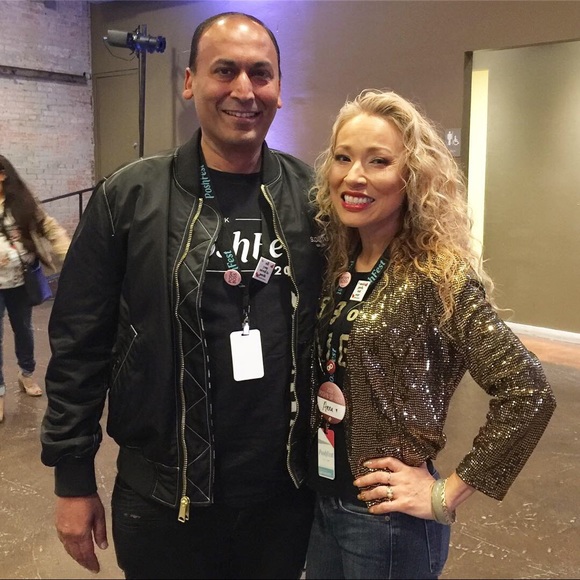 Poshmark Est 2012 : Mizfabulousity - Picture 2 of 8